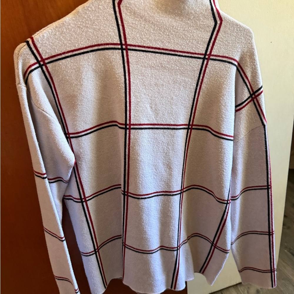 Plaid Turtleneck Sweater - White and Black